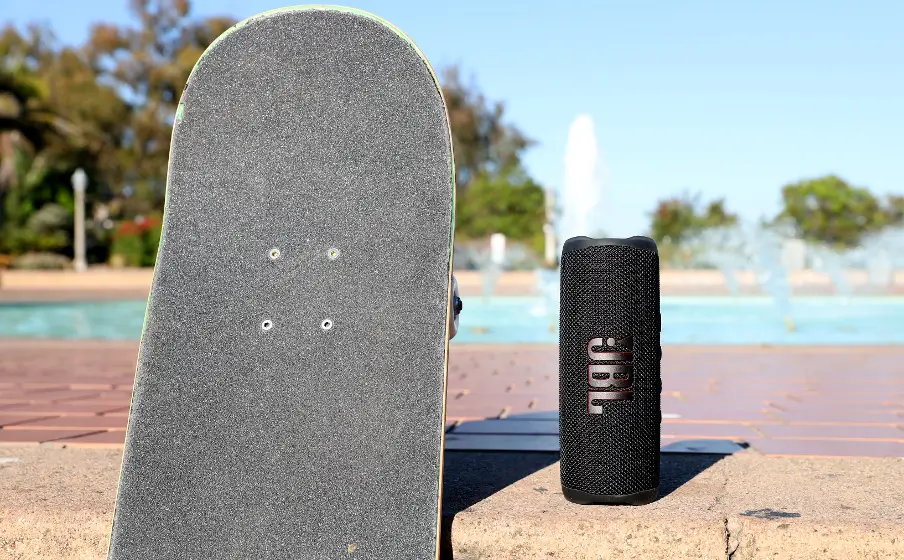 JBL Flip 6 Portable Speaker