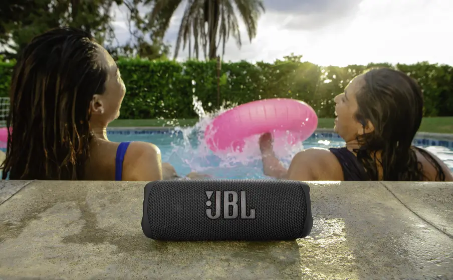 JBL Flip 6 Portable Speaker